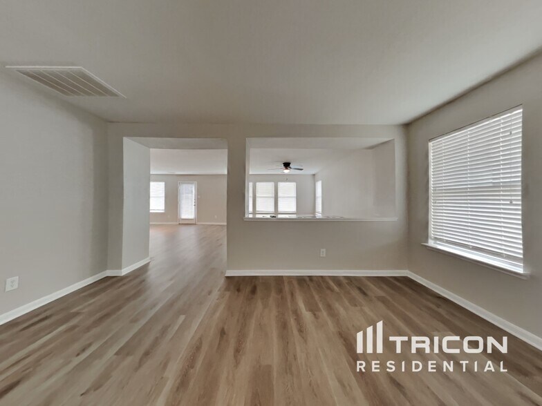 Building Photo - 22110 Orchard Dale Dr