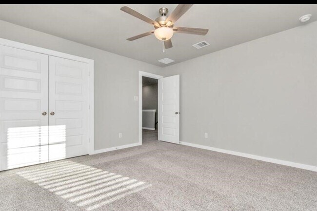 Building Photo - 607 Ellwood Terrace Ln