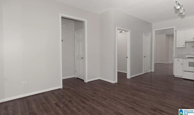 Building Photo - 115 Charlton Ln