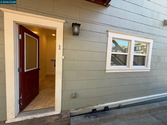 Building Photo - 2303 Sonoma Blvd