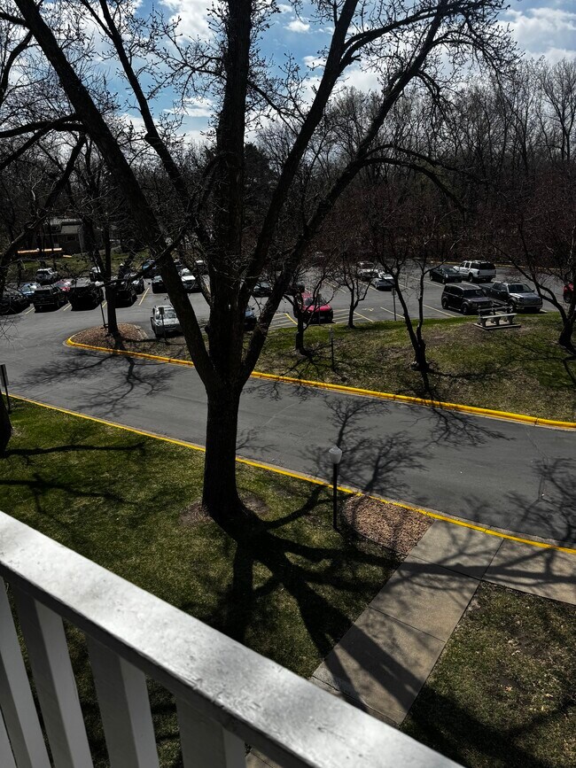 Building Photo - 1601 N Innsbruck Dr