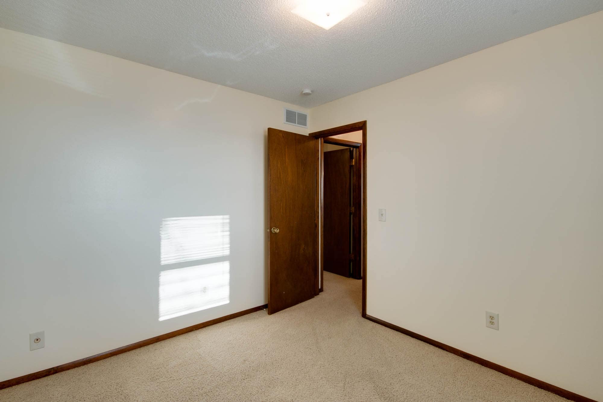Building Photo - 811 Dondee Dr