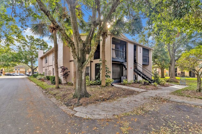 Building Photo - Beautiful 2/2 Condo close to the Orlando I...