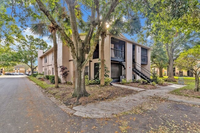 Building Photo - Beautiful 2/2 Condo close to the Orlando International Airport. 1st floor.