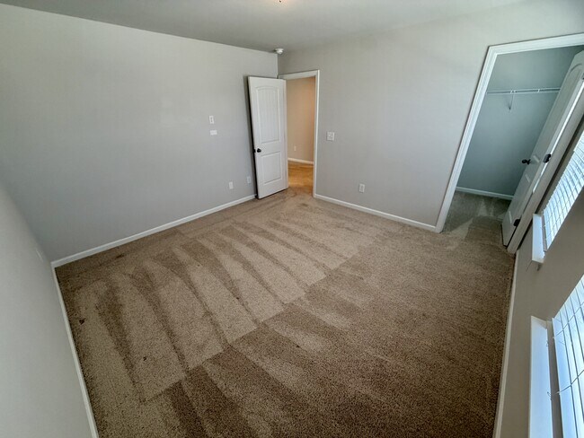Building Photo - 540 Teversham Dr