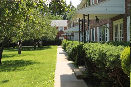 Building Photo - Elwood Gardens
