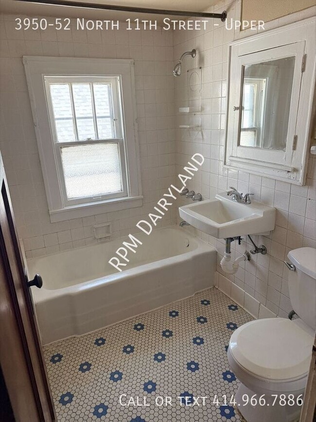 Building Photo - 3950 N 11th St