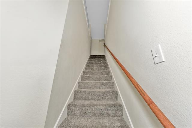 Building Photo - 1020 Breeders Cup Dr