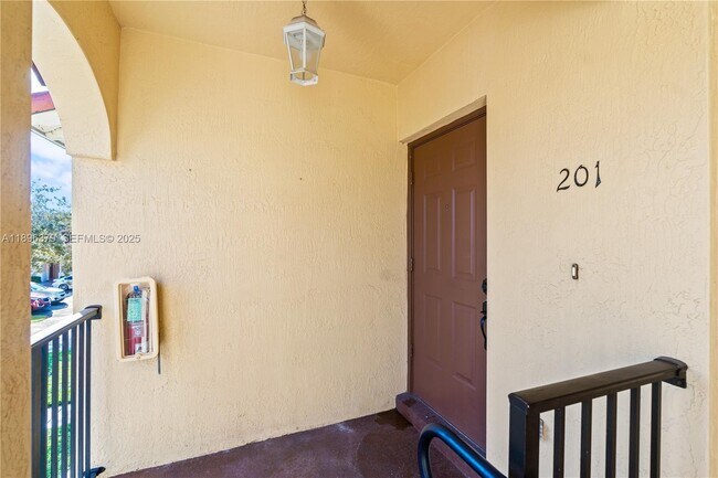 Building Photo - 1398 NE 33rd Ave