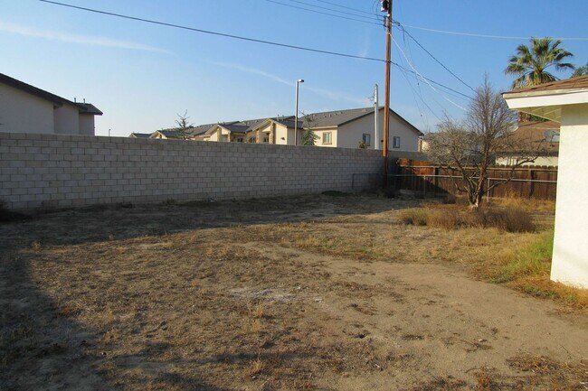 Building Photo - Beautiful NW Home!