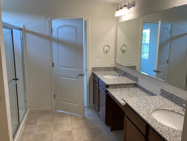 Building Photo - 13056 Hartswood Dr