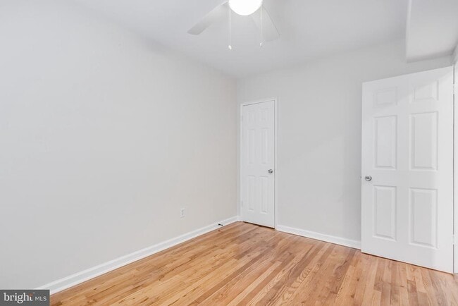 Building Photo - 1723 Gales Pl NE