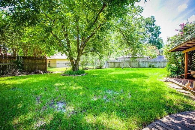 Building Photo - 12710 Shady Knoll Ln