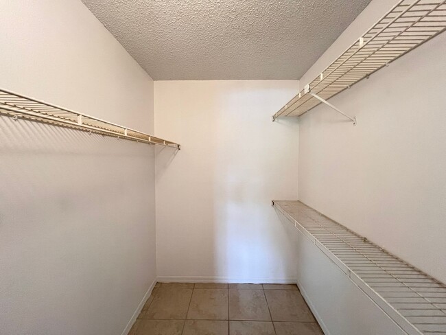 Building Photo - Great Apartment for rent!