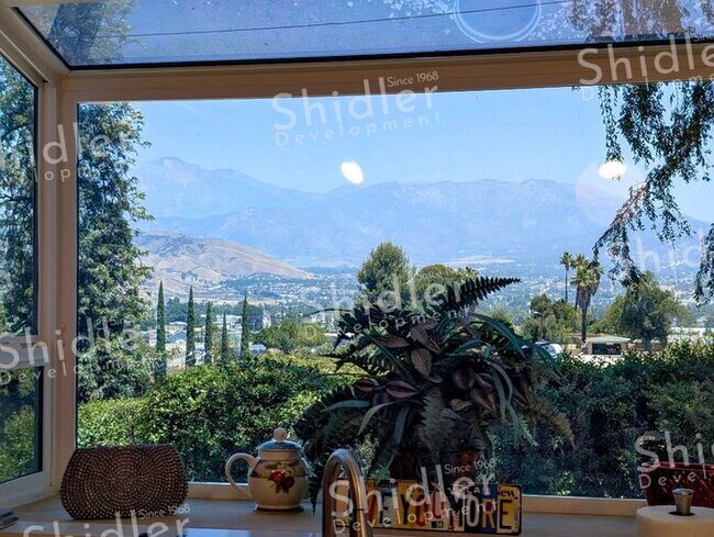 Building Photo - The Bridge House - 2 Bed 1 Bath with Uncompromising Views