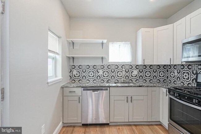 Building Photo - 3037 Tulip St