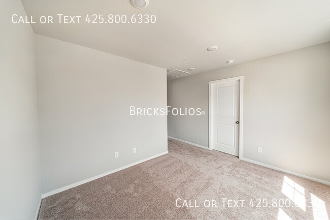 Building Photo - 4245 Pronghorn Pl