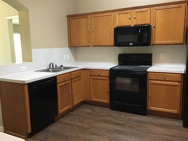 Building Photo - 9710 Sundew Dr