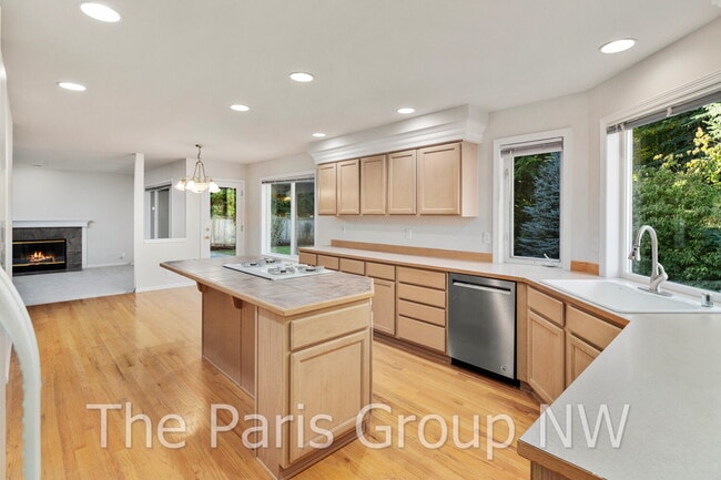 Building Photo - Extraordinary 3463sf Newcastle Home * Amazing Outdoor Spaces * A/C