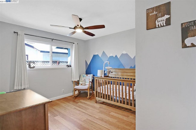 Building Photo - 4833 Primrose Ln