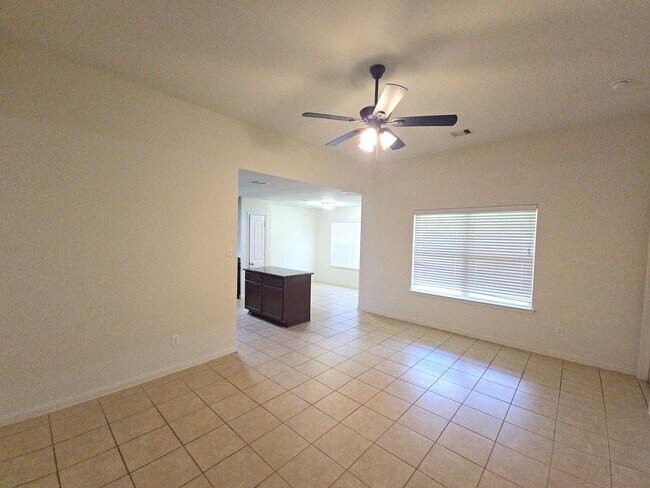 Building Photo - 2303 Golden Brandy Ln