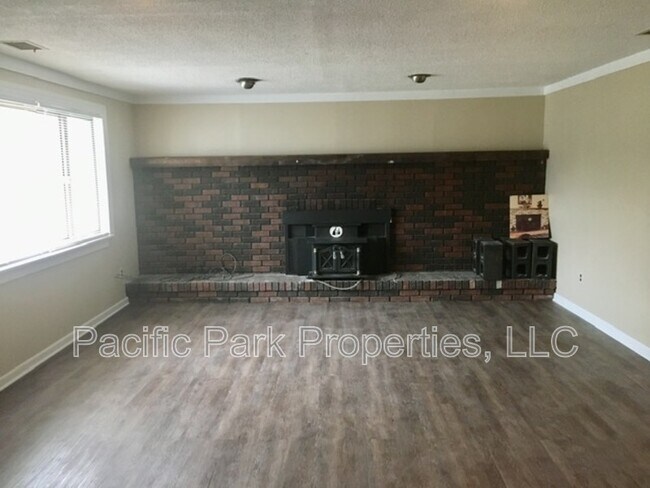 Building Photo - 9403 Shenandoah Dr