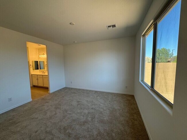 Building Photo - NEW 5 Bedroom 3 bathroom home in Surprise!