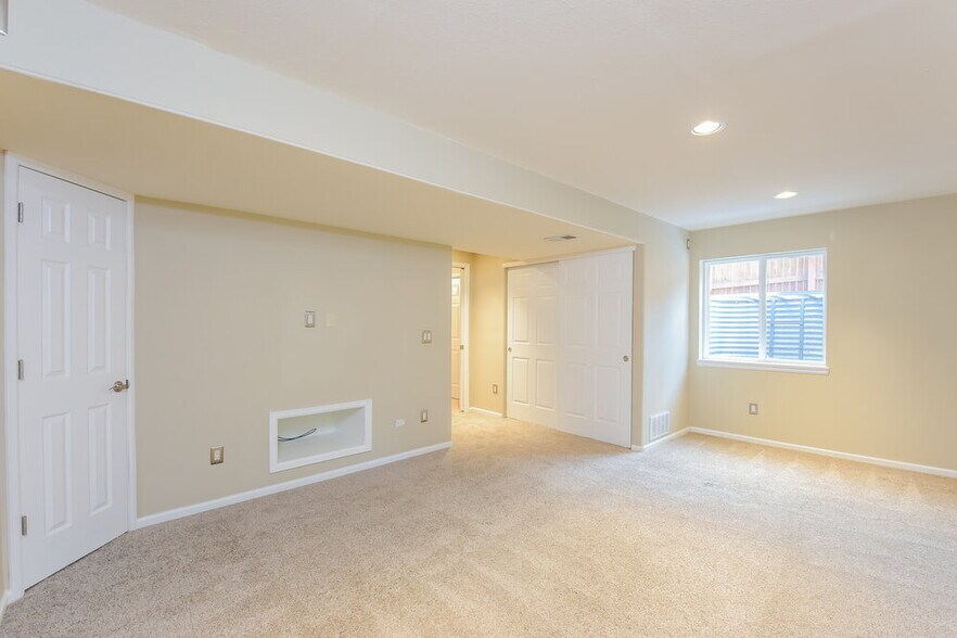 Building Photo - 5544 S Wenatchee St