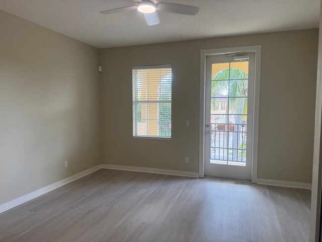 Building Photo - 1603 Napoli Dr W