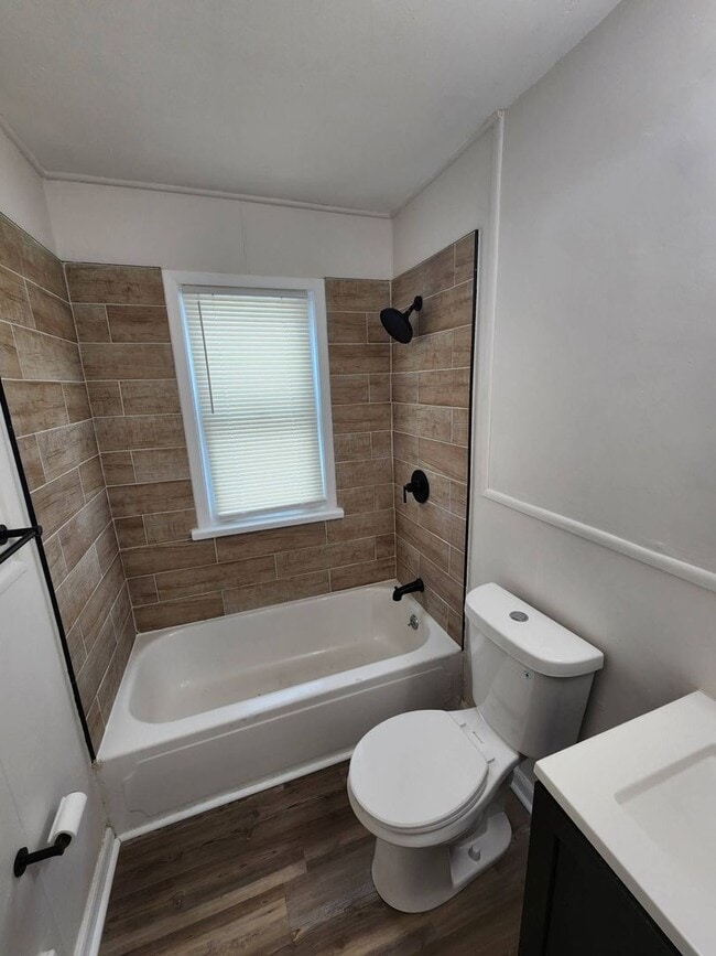 Building Photo - 2-Bedroom + Bonus Room Bungalow with Basement – Flexible Living Space