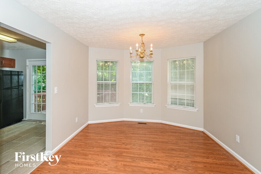 Building Photo - 1651 Sloping Tree Way