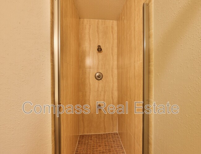 Building Photo - 31101 Fredi St