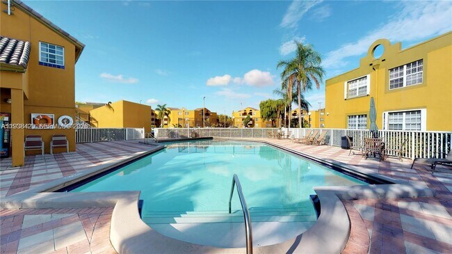 Building Photo - 9735 Fontainebleau Blvd