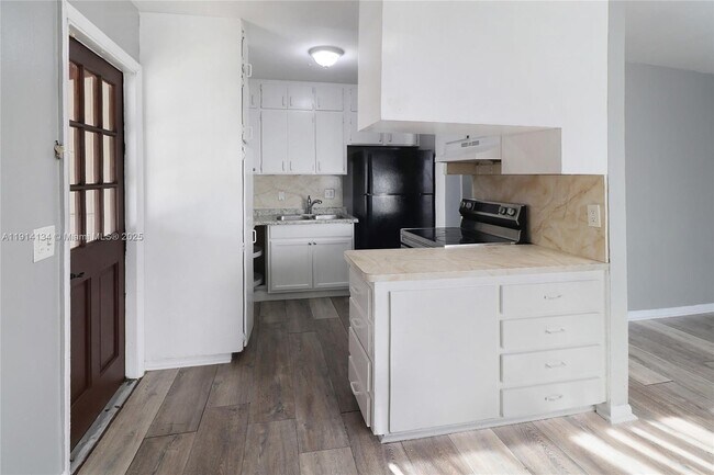 Building Photo - 1856 NW 6th Ave