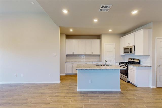 Building Photo - 405 Wydown Dr