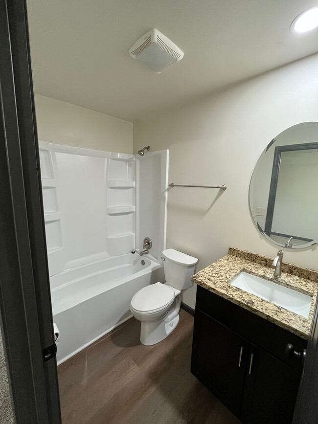 Building Photo - 545 Sandra Ln