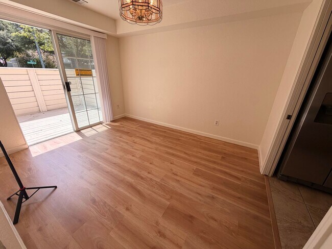 Building Photo - 7379 Stonedale Dr