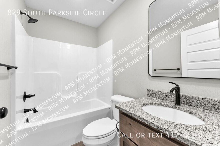 Building Photo - 829 S Parkside Cir