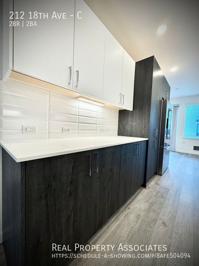 Building Photo - 212 18th Ave