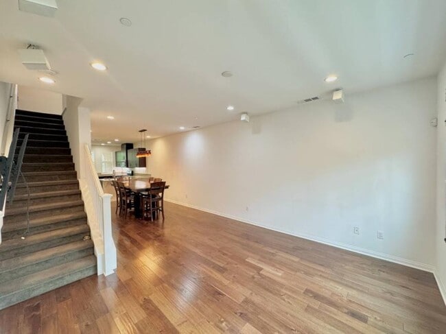 Building Photo - 2.0 bedroom in Azusa California 91702