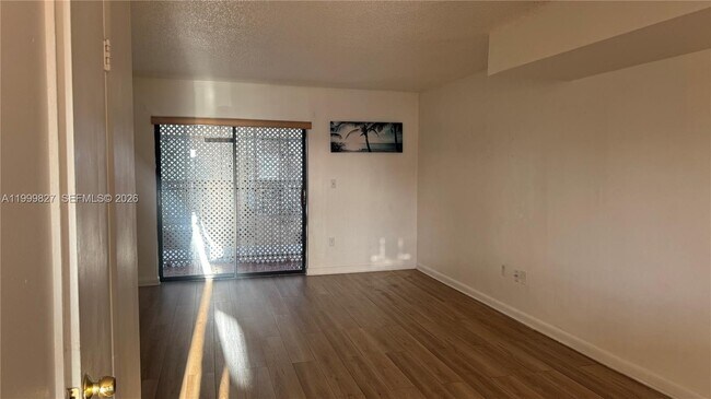 Building Photo - 2319 W 60th St