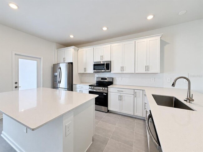 Building Photo - 5605 Ronin Dr