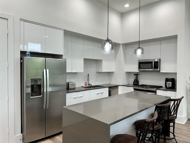 Building Photo - 6642 Del Rio St