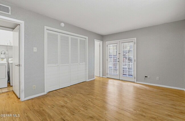 Building Photo - 4433 N Stanton St