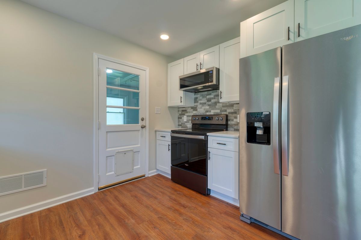 Building Photo - 10622 W 57th St