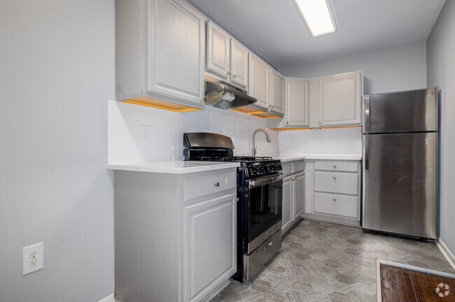 2BR, 1BA - 950SF - Walnut Street