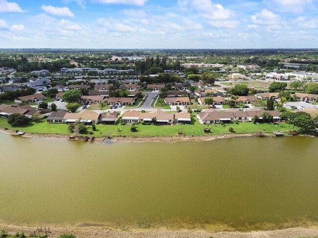 Building Photo - 8495 Lakepoint Ct