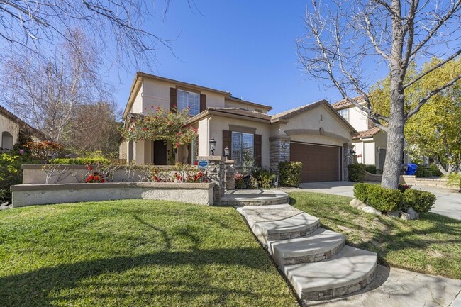 Building Photo - Stevenson Ranch Pool Home