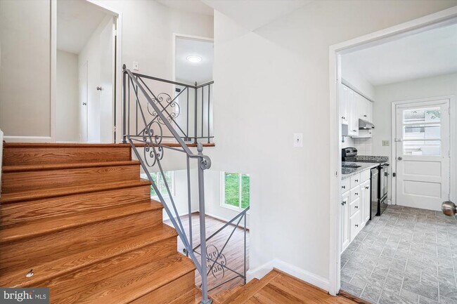 Building Photo - 4503 Traymore St