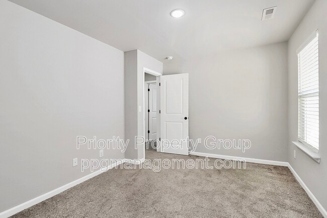 Building Photo - 9054 Stoney Waters Ct